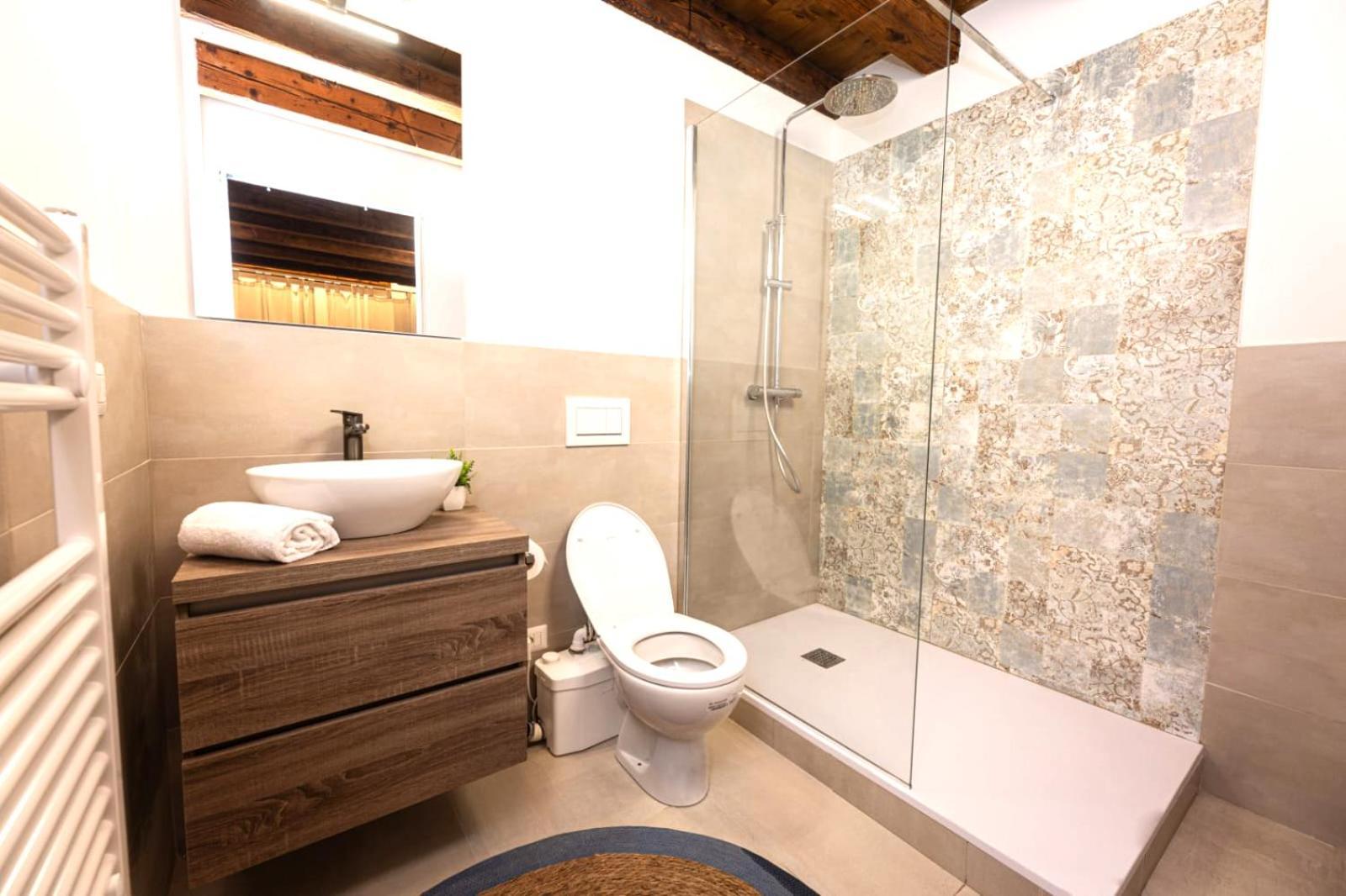 Al 18 Verona Rooms Exterior photo